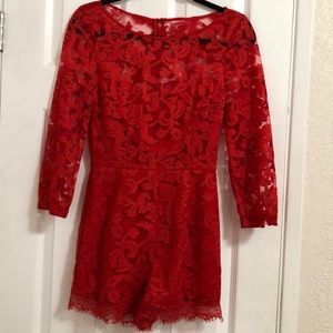 ♥️BB Dakota RSVP Lace Romper♥️